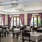 Meteoritis Hotel 3*